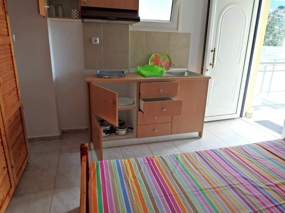 الشقق الفندقية بيفكوهوريفي  Fouli House المظهر الخارجي الصورة