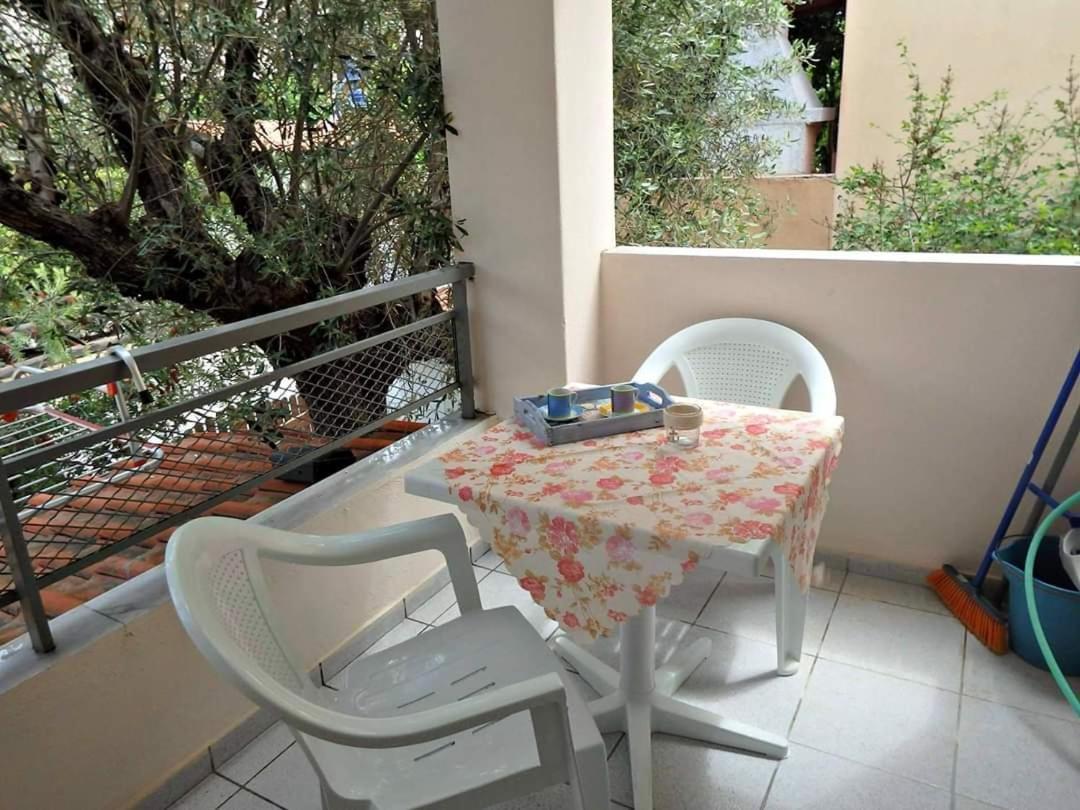 الشقق الفندقية بيفكوهوريفي  Fouli House المظهر الخارجي الصورة